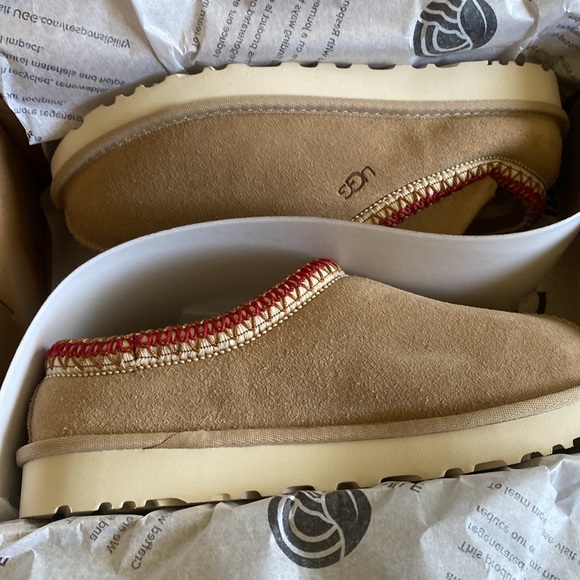 SOLD UGG Tasman sand dark cherry slippers - Picture 5 of 5